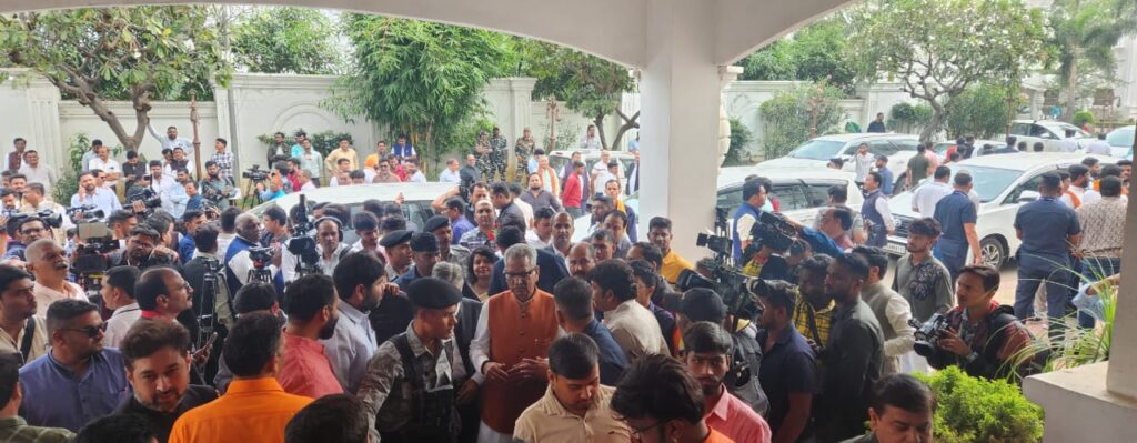 This image has an empty alt attribute; its file name is 22-2-1024x399.jpg