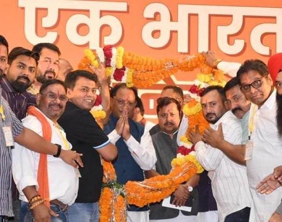 मुख्यमंत्री भिलाई में "बिहार-तिहार स्नेह मिलन" कार्यक्रम में हुए शामिल, सर्व समाज प्रमुखों का किया सम्मान