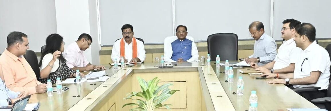 मुख्यमंत्री विष्णु देव साय ने पंचायत एवं ग्रामीण विकास विभाग के कार्यों की गहन समीक्षा की, अंतिम व्यक्ति तक विकास पहुँचाना बताया सर्वोच्च प्राथमिकता