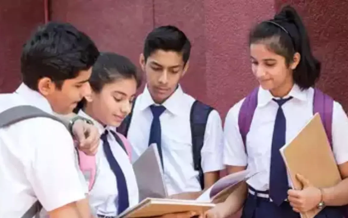 CBSE 12वीं का रिजल्ट जारी, जानिए किन छात्रों ने बनाई टॉपर्स लिस्ट में जगह