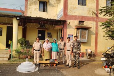 दो महिला गांजा तस्कर गिरफ्तार, 370 ग्राम गांजा बरामद