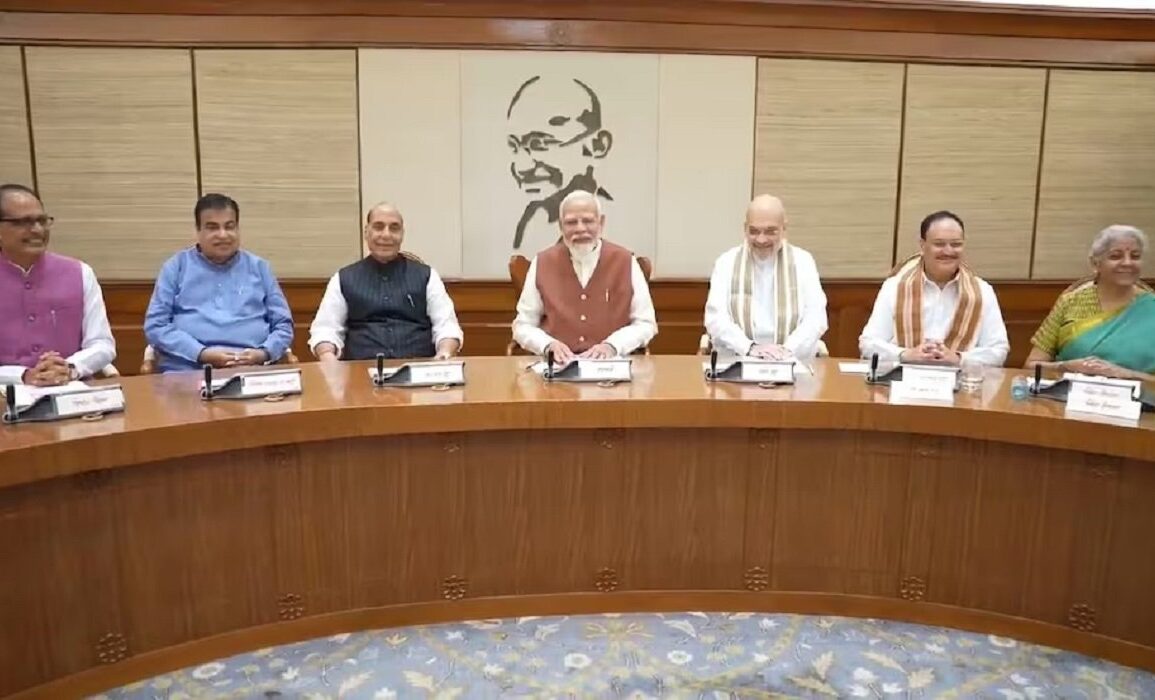 कैबिनेट बैठक में आपातकाल के विरोध में प्रस्ताव पारित, संविधान हत्या दिवस पर मौन रखकर दी श्रद्धांजलि