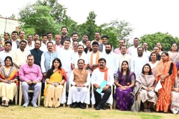 मुख्यमंत्री विष्णु देव साय नवनिर्वाचित जिला पंचायत अध्यक्षों एवं उपाध्यक्षों के 03 दिवसीय प्रशिक्षण कार्यक्रम के शुभारंभ में हुए शामिल