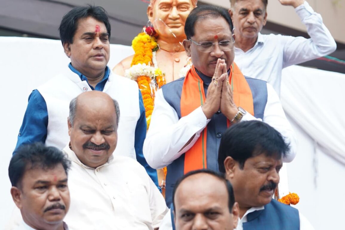 मुख्यमंत्री विष्णु देव साय ने अटल बिहारी वाजपेयी की पुण्यतिथि पर दी श्रद्धांजलि, कहा – छत्तीसगढ़ की पहचान अटल जी की देन