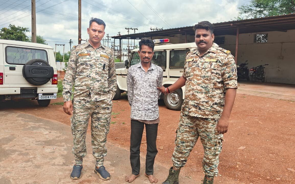 अवैध शराब तस्करी पर कबीरधाम पुलिस की बड़ी कार्रवाई – आरोपी गिरफ्तार, 32 पाव देशी शराब जब्त