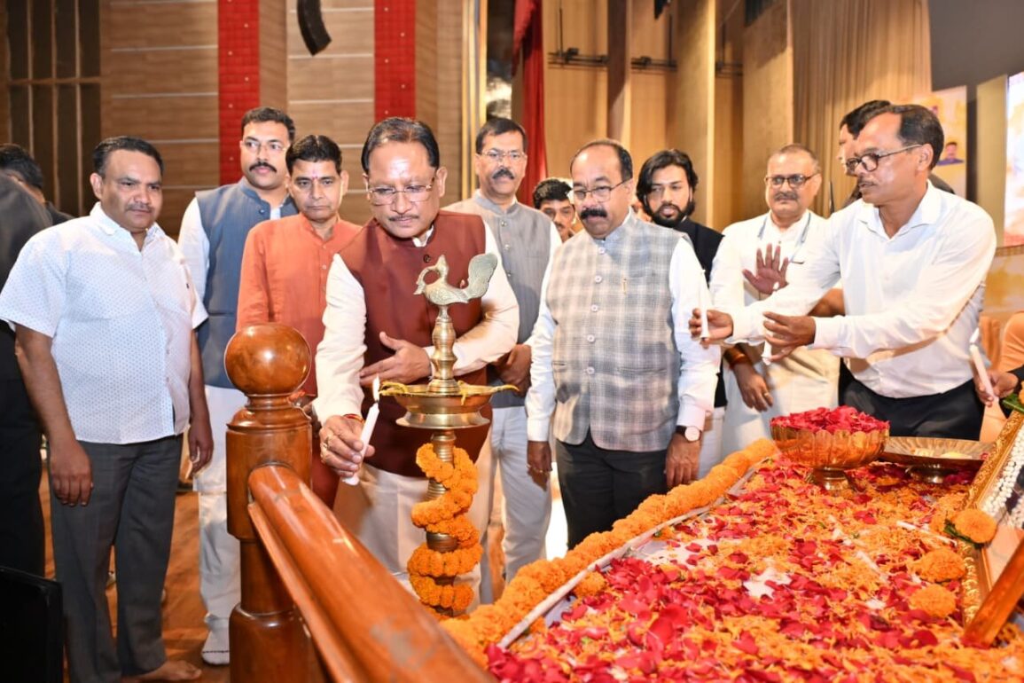 प्रभु श्रीराम के ननिहाल और माता शबरी की पावन भूमि पर हुआ राज्य स्तरीय युवा कवि सम्मेलन का आयोजन