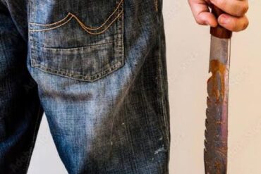 खटिया पाटी में खूनी संघर्ष: आपसी रंजिश में चाकूबाजी, एक युवक की मौत, एक गंभीर