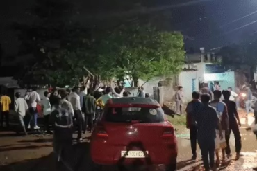 मुस्लिम युवक ने शिवलिंग पर पेशाब किया: देर रात बवाल, हिंदू संगठन ने मुस्लिम बस्ती में किया तोड़फोड़ हेडलाइंस केसे हे