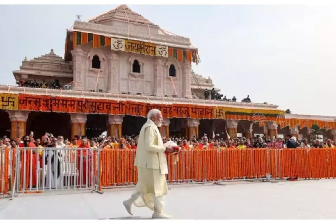 प्रधानमंत्री नरेंद्र मोदी अयोध्या पहुंचे: सप्त ऋषियों के किए दर्शन, 161 फीट ऊँचे शिखर पर पहली बार फहराएंगे धर्मध्वजा — देखें Live वीडियो