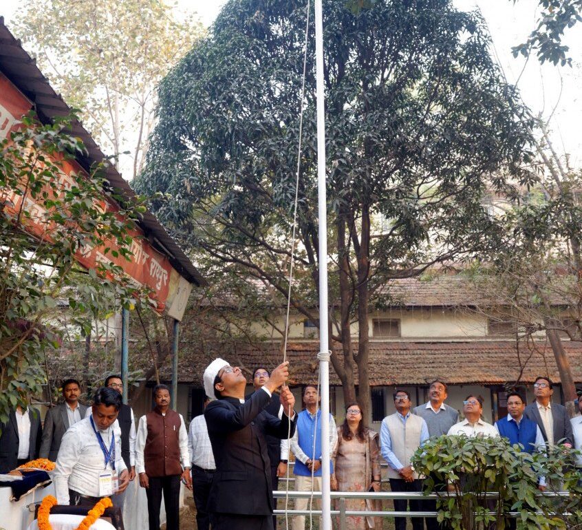 जनसम्पर्क संचालनालय में आयुक्त डॉ. रवि मित्तल ने किया ध्वजारोहण