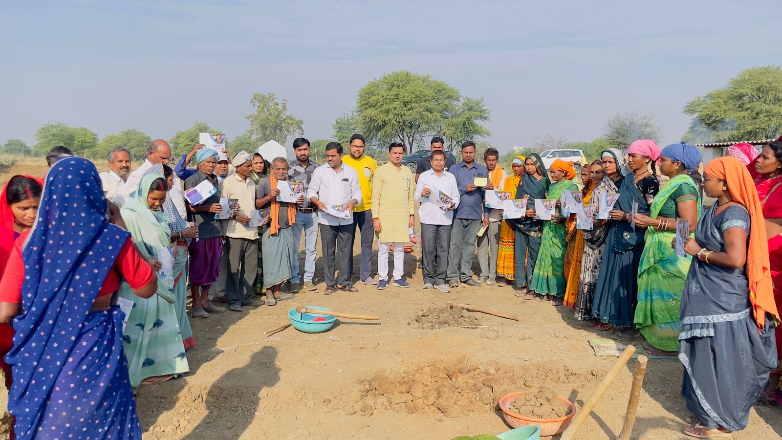 Benefits Of VB G RAM G: पिछड़ा वर्ग मोर्चा के प्रदेश अध्यक्ष अशोक साहू ने ग्रामीणों को बताया वीबी जी राम जी योजना के फायदे 3 WhatsApp Image 2026 02 19 at 12.54.51 PM