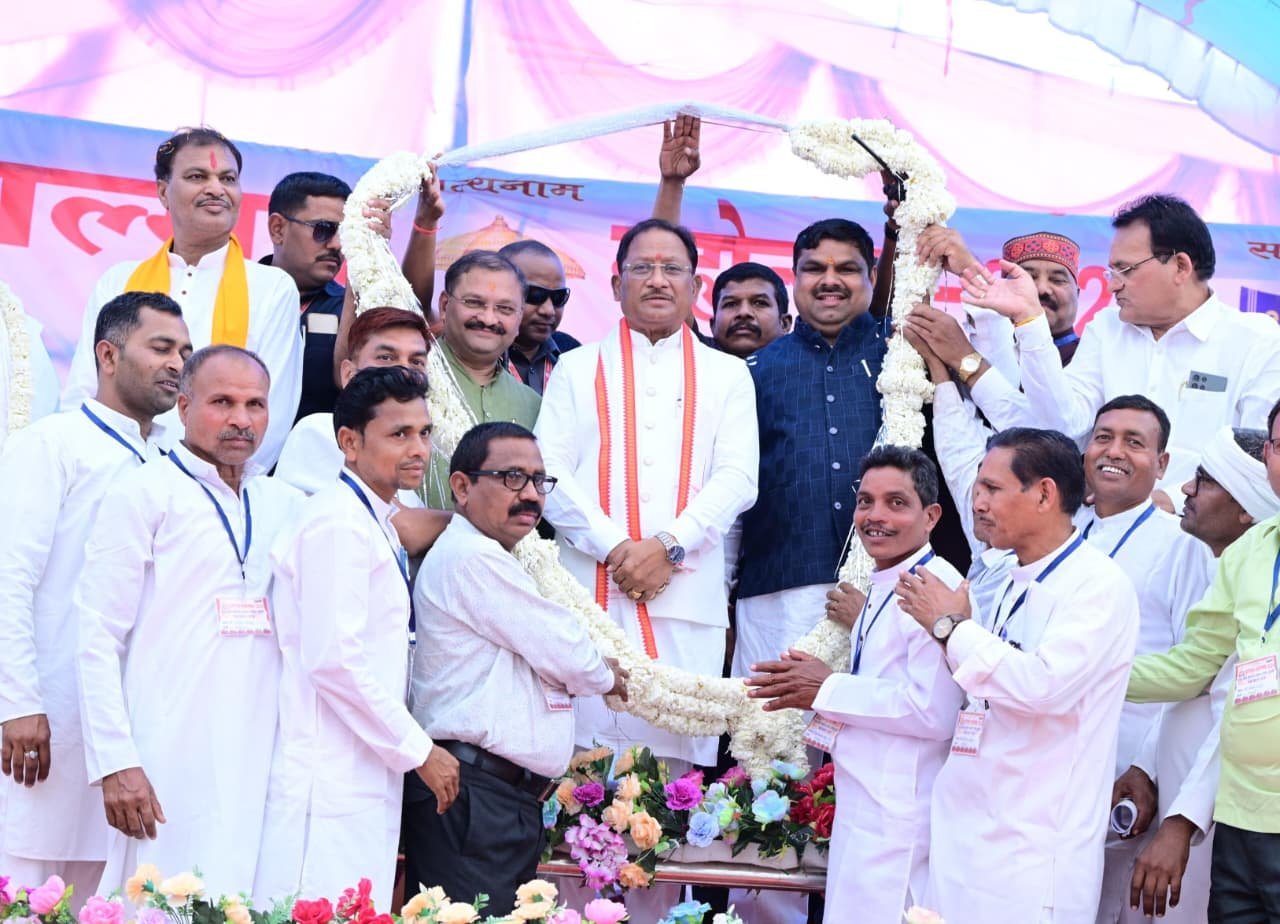 कबीर मठ आश्रम में फाल्गुन महोत्सव : संत परंपरा से जुड़कर विकास को नई दिशा – मुख्यमंत्री विष्णु देव साय 3 jjj