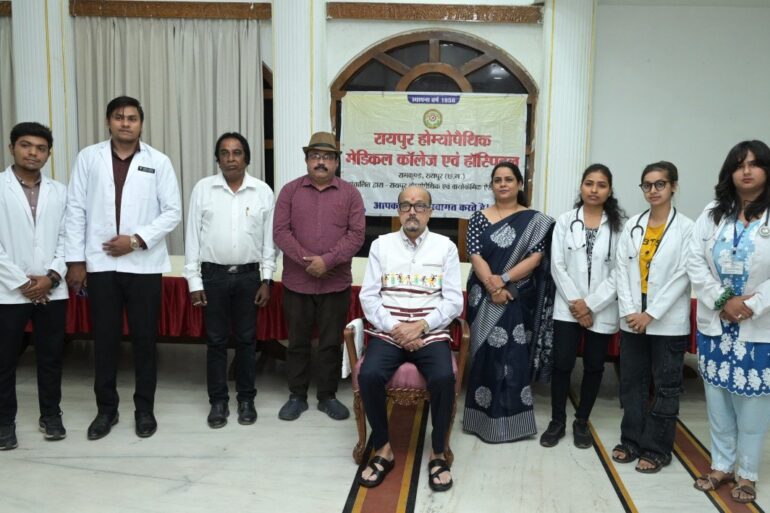 लोकभवन में लगा होम्योपैथिक स्वास्थ्य परीक्षण शिविर
