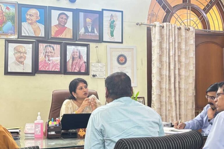 mahila 01 2